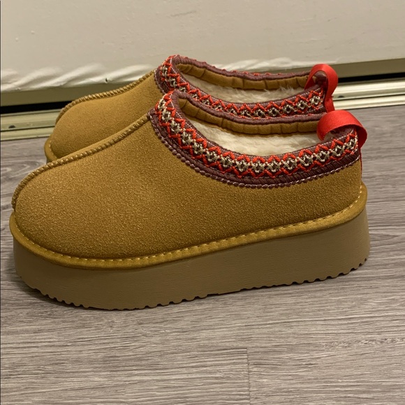 Shoes - Tasman slippers brown faux suede